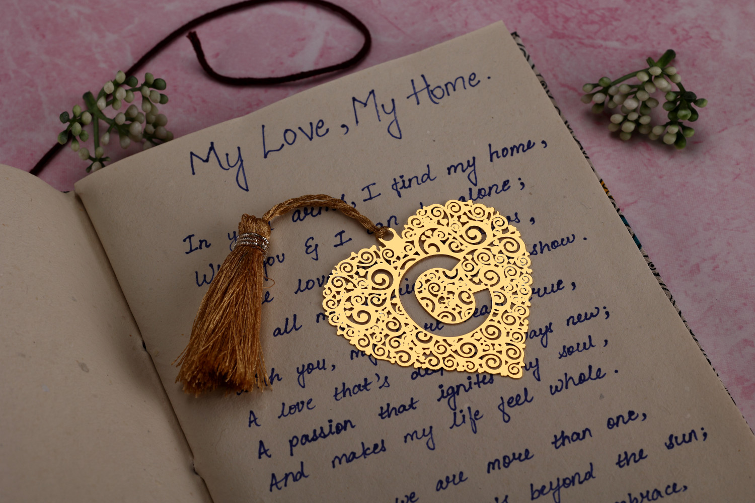 Alfabet ( C ) Brass Metal Bookmark , Hollow Bookmarks for Reading Enthusiasts and Gifting, Bookmark Gift Valentine's Day Appreciation Gifts